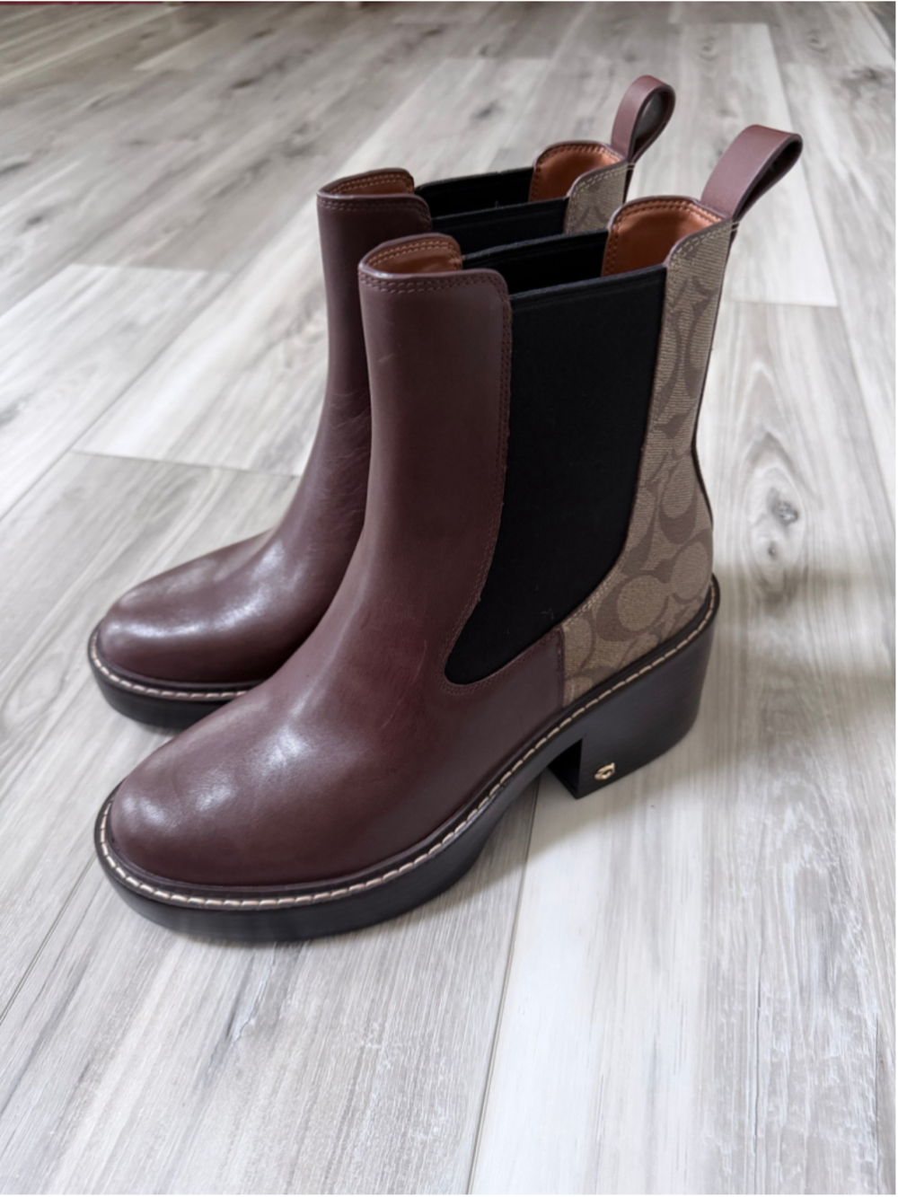 Coach CK430 Signature Chelsea Boots Brown Leather Women’s 9.5B New